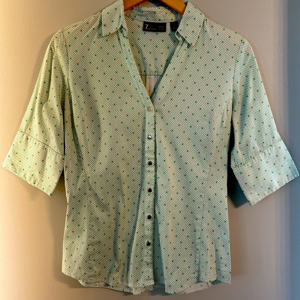NY & Co Green & White Dotted Button-Up Shirt
